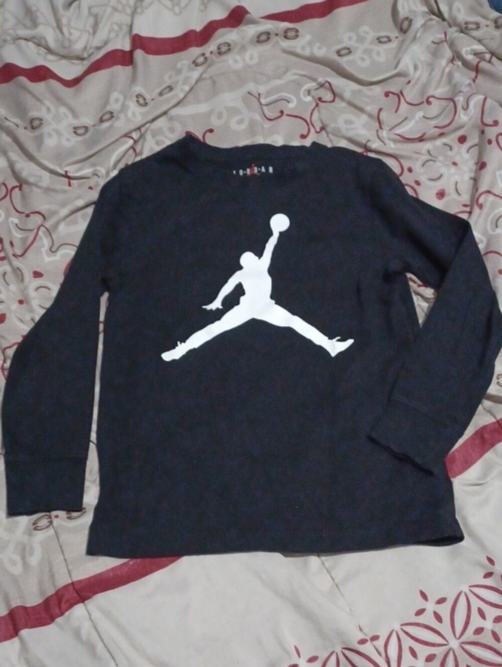 Air Jordan Long Sleeve Shirt For Boys Size Small 8 -10 Years